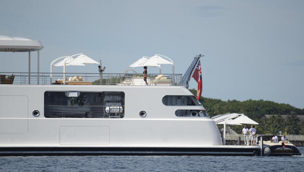 Barack Obama snaps photo of Michelle Obama on yacht (Picture)