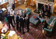 Behind the scenes of Theresa May’s crunch Brexit talks – UK