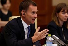Jeremy Hunt tells Chinese hosts his wife is Japanese – UK