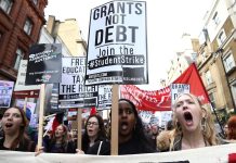 Government ‘lost £604m’ in revenue from student loan sale – UK