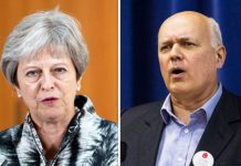 Brexit news: Theresa May sparks anger over Chequers deal | Politics | News – UK