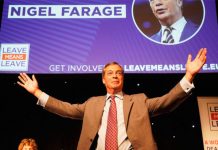 Brexit news: Nigel Farage on Brexit bus in Bolton to stick two fingers up at establishment | Politics | News – UK
