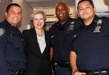 New York police officers rescue Theresa May’s team after bus breaks down – UK