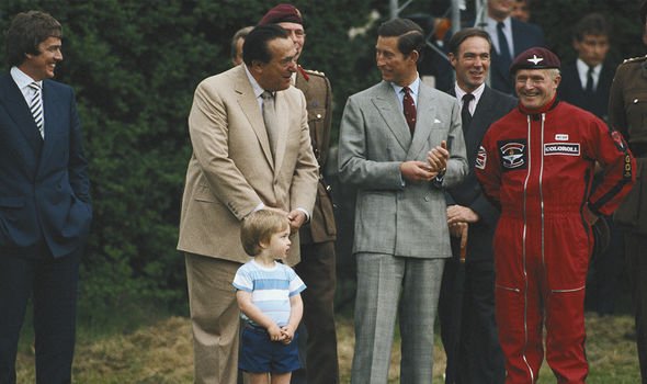 Maxwell with Prince William and Prince Charles watching an airshow in 1985 Maxwell with Prince William and Prince Charles watching an airshow in 1985