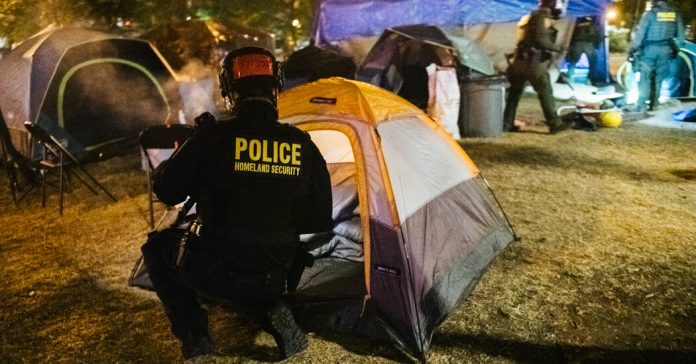 Homeland Security Reassigns Official Whose Office Compiled Intelligence on Journalists – DNyuz Homeland Security Reassigns Official Whose Office Compiled Intelligence on Journalists