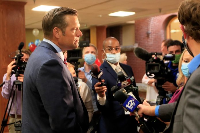 Takeaways from a big primary night – DNyuz Kobach and Clay go down: Takeaways from a big primary night