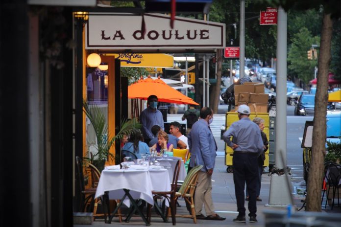 NYC’s outdoor dining program will return next year