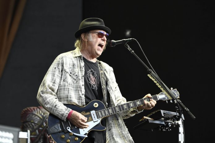 Neil Young Files Copyright Infringement Lawsuit Against Donald Trump’s Campaign – DNyuz Neil Young Files Copyright Infringement Lawsuit Against Donald Trump’s Campaign