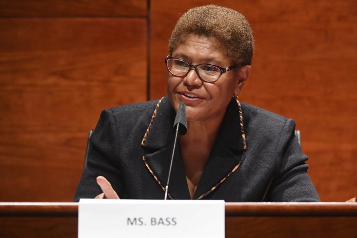 Newspaper editorial board run by former Harris aide endorses Bass for VP