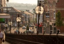 Oldham lockdown update: Is oldham going into lockdown? Cases surge by 255 | UK | News (Reports)