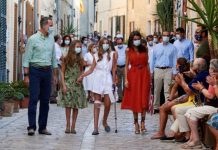 Queen Letizia news: Princess Leonor helps sister Sofia during family outing | Royal | News (Reports)