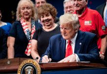 Regretful Trump voter disgusted by his handling of COVID-19 – (Reports) “He has been a complete disgrace”: Regretful Trump voter disgusted by his handling of COVID-19