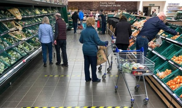 Tesco online sales soar as supermarket giant creates 16,000 jobs | UK | News