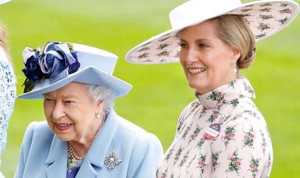 queen news queen elizabeth ii pictures balmoral castle sophie wessex lady louise news queen news queen elizabeth ii pictures balmoral castle sophie wessex lady louise news