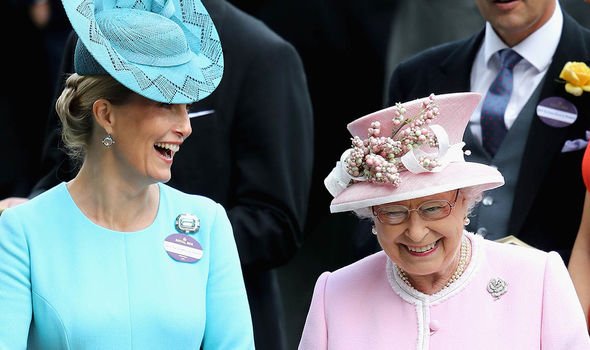queen news queen elizabeth ii pictures balmoral castle sophie wessex lady louise news queen news queen elizabeth ii pictures balmoral castle sophie wessex lady louise news