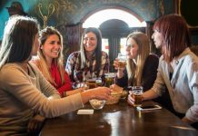Boris Johnson REFUSES to back down: 10pm pub curfew is here to stay | UK | News (Reports)