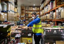 Coronavirus warning: UK workers unable to work from home overlooked as crisis deepens | UK | News (Reports)