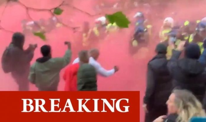 London news: Hyde Park fury erupts as enraged anti-lockdown crowds hurl flares at police | UK | News