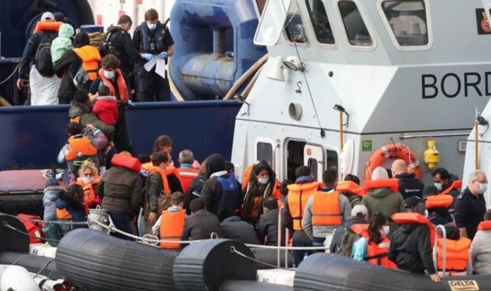 Migrant crisis: 409 Channel crossings made in ONE DAY - almost double previous record | UK | News