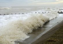 Norfolk sandstorm: Town buried under tonnes of sand after 70mph winds lash coastline | UK | News (Reports)