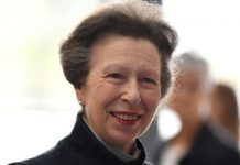 Princess Anne takes wearing face mask to ‘whole new level’ – royal fans delighted | Royal | News (Reports)
