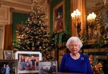 Queen’s Christmas plans in jeopardy if coronavirus social distancing plans still in place | Royal | News (Reports)