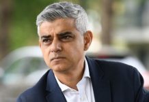 Sadiq Khan heckled by furious black cab drivers outside London’s City Hall | UK | News (Reports)