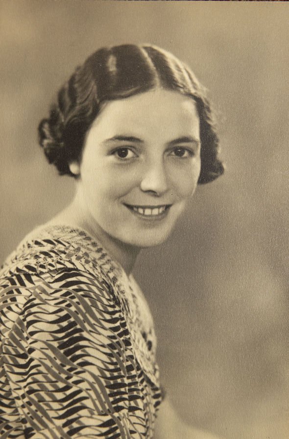 Joan Devenport 