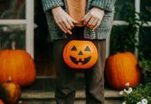 China news: Amazon removes coronavirus Halloween costumes from sale after outrage | UK | News (Reports)