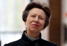 Princess Anne impresses royal fans with incredible personalised face mask ‘So classy!’ | Royal | News (Reports)