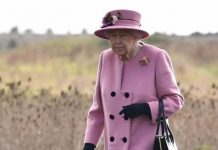 Queen horror as Russia tries to hack information on visit to Porton Down laboratory | Royal | News (Reports)