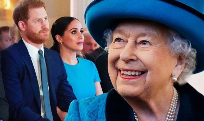 Queen marks contrast with Meghan Markle and Prince Harry as she praises media | Royal | News