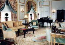 Royal shame: Hotel furniture that Duke of Windsor used now at derelict shopping centre | Royal | News (Reports)