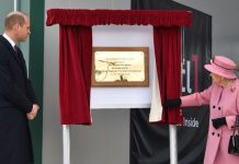 The Queen joined by Prince William for first public appearance in seven months | Royal | News (Reports)