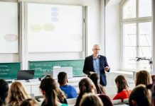Universities issue refunds as students complain about ‘poor courses’ | UK | News (Reports)