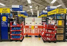 Wales lockdown: Fury as trolley police return to snoop on shoppers | UK | News (Reports)
