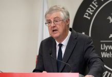 Wales lockdown ‘unlikely to work’ as ex-health chief attacks firebreak plans | UK | News (Reports)