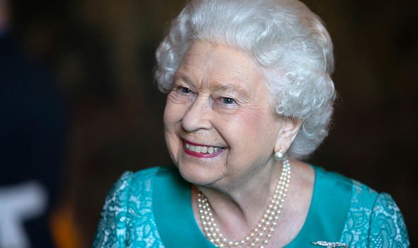 queen news queen elizabeth ii owns swan lakeland swan lottery royal news
