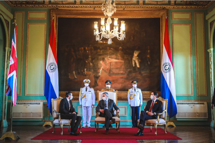 New British Ambassador presents his credentials to the President of Paraguay