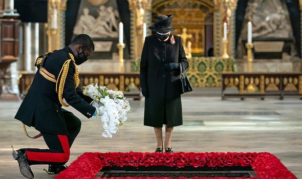 The Queen paying her respects to the Unknown Warrior The Queen paying her respects to the Unknown Warrior