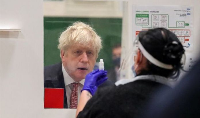 Coronavirus tests: Boris takes COVID test as doubts are cast over ‘real issues’ | UK | News