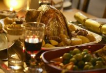 Debrett’s shares guide to perfect COVID Christmas – and eating during video calls is no-no | UK | News (Reports)