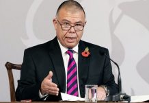 England’s deputy medical chief reassures over vaccine safety saying ‘mum will get it’ | UK | News (Reports)