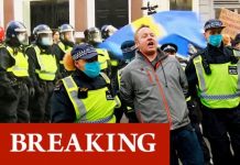 London lockdown protest: Chaos ERUPTS as demonstrators charge through police lines | UK | News (Reports)