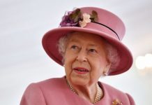 Queen Elizabeth II: Queen sends rare message to Formula One driver Lewis Hamilton | Royal | News (Reports)