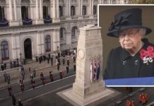 Queen leads the nation in two minutes silence in poignant Remembrance Sunday tribute | Royal | News (Reports)