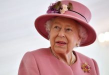 Queen starts selling own-label gin after other brands of royal booze see roaring success | Royal | News (Reports)