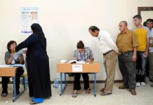 Securing stability and prosperity for the people of Iraq Iraqi citizens casting ballots (UN Photo)