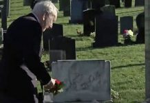 WW2 veterans lays wreath for fallen comrade after radio station tracks down war memorial | UK | News (Reports)