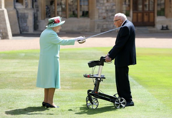 queen news queen elizabeth ii abdication news royal family latest